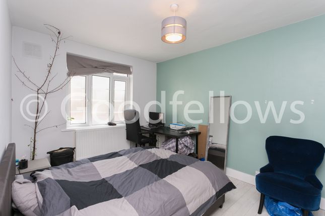 76 Grosvenor Court,, London Road, Morden photo 5