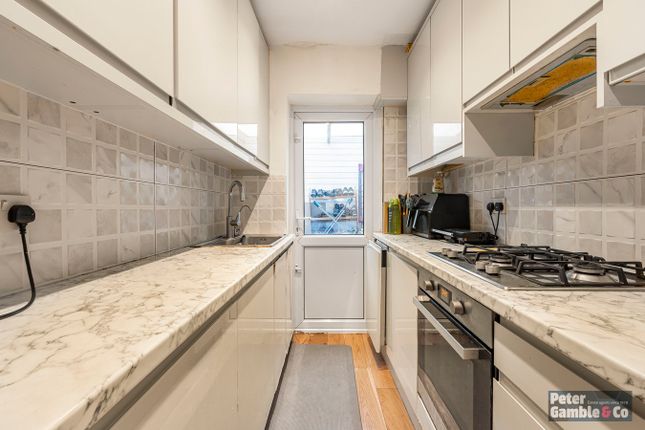 31, Medway Drive, Greenford photo 3
