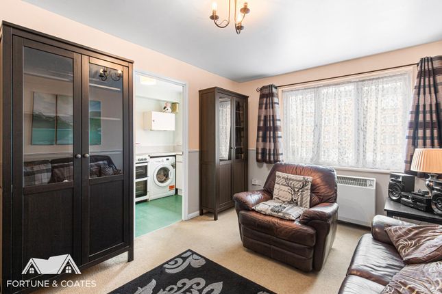 186, Dadswood, Harlow photo 4