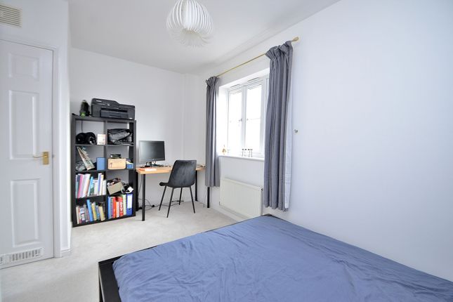 Terraced house to rent in Pump Place, Old Stratford