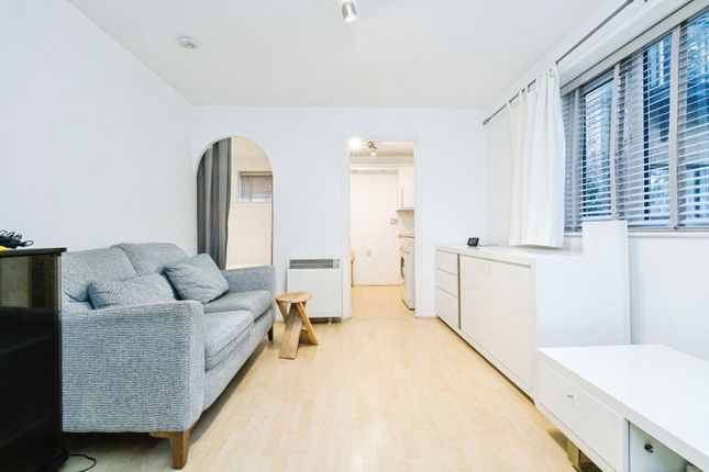 66, Greenslade Road, London photo 2