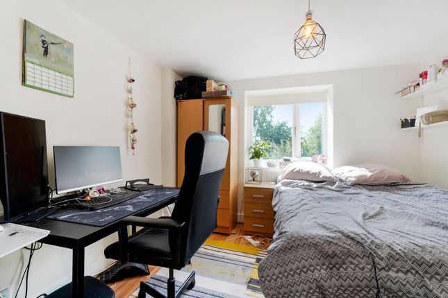 Flat for sale in Hormead Road, London