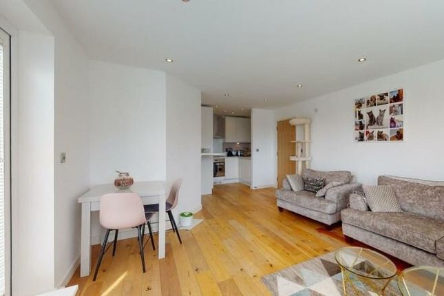 Flat for sale in Cardinall Building, Station Approach