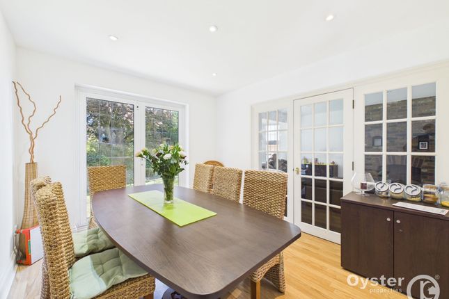 18,, Mountington Park Close, Harrow photo 4