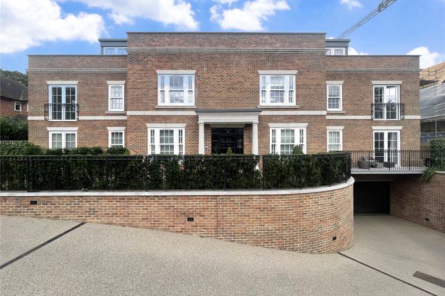 Thumbnail Flat to rent in Watford Road, Radlett, Hertfordshire