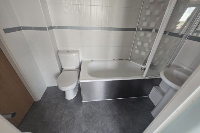 Flat 63, The Habitat,, Woolpack Lane, Nottinghamshire photo 3