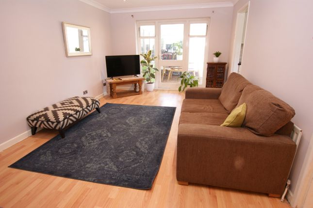 14, Hillside Gardens, Wimborne photo 3