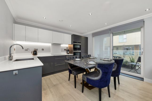 Flat for sale in Great Northern Road, Cambridge
