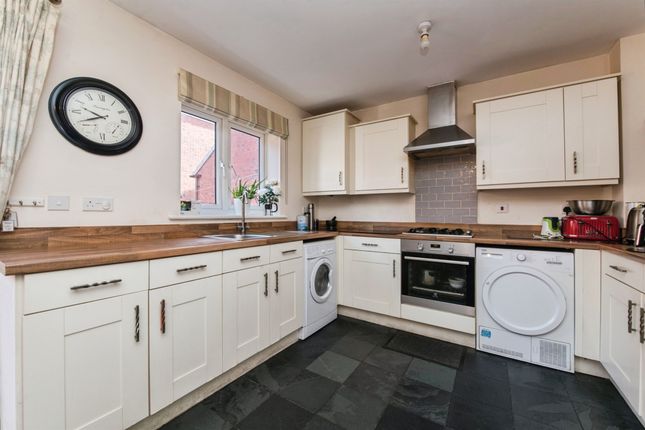 2, Somerville Crescent, Exeter photo 4