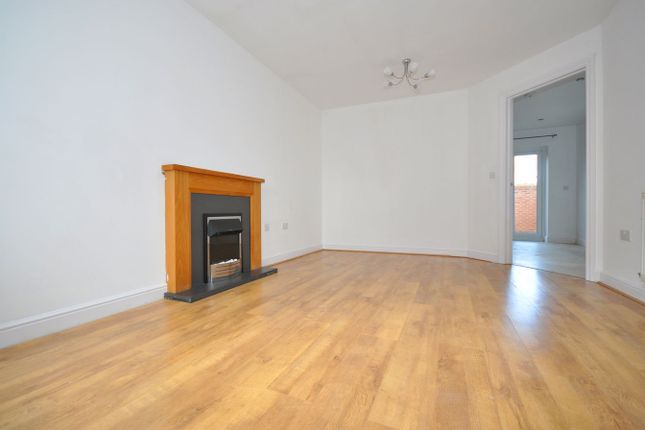 7, Orchard Close, Cheltenham photo 2