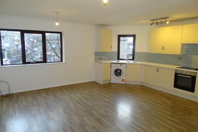 Flat to rent in Manor Square, Yeadon, Leeds, West Yorkshire