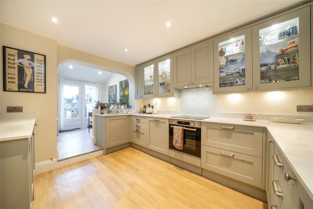 376, Bancroft Road, London photo 2
