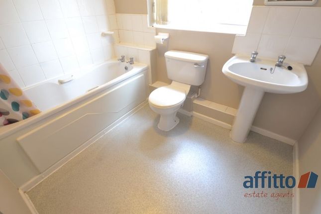 32 Grayling Walk, Wednesfield photo 4