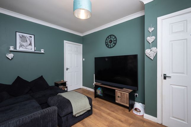 27, Grantley Grove, Kingston upon Hull photo 3