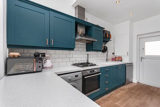 2 Earl Road, Bury photo 3
