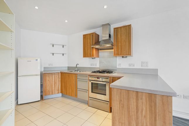 Thumbnail Flat to rent in Greenfield Road, London