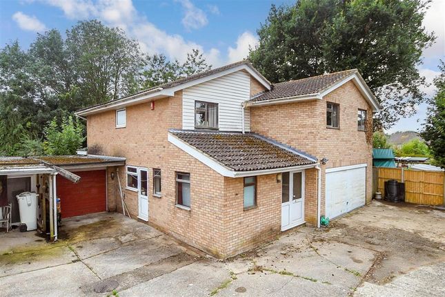 Thumbnail Detached house for sale in Glendale Close, Horsham, West Sussex