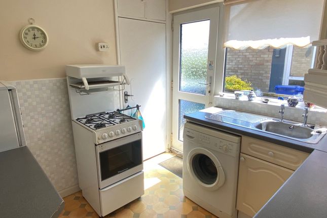 17, Northampton Road, Northampton photo 4
