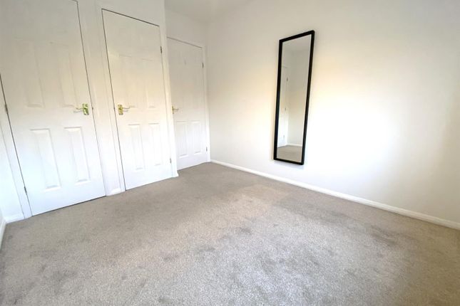 Lapwing Court, 2,Flat 16, Eagle Drive, London photo 4