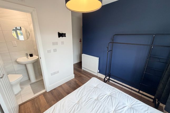 RM 4, 235 Crawley Green Road, Bedfordshire photo 5