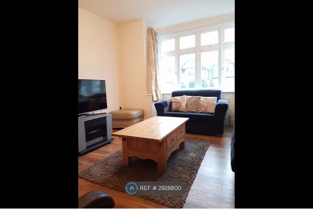 Lynwood Avenue, Langley, Slough photo 2