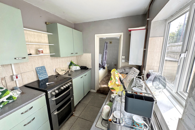 1, Thomas Road, Sittingbourne photo 4