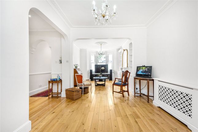 13, Colestown Street, London photo 2