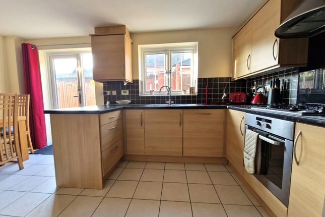Dumas Drive, Fareham photo 3