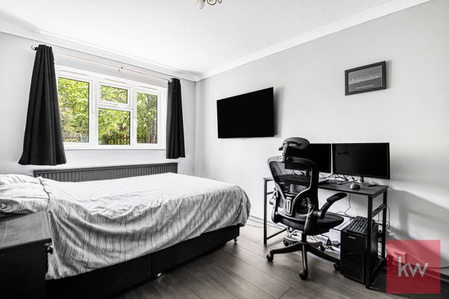 Flat for sale in Foliejohn Way, Maidenhead