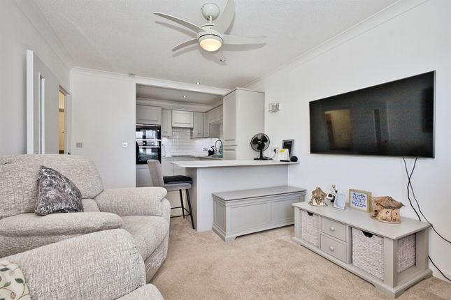 Flat 40, Homechime House, Priory Road, Wells photo 3