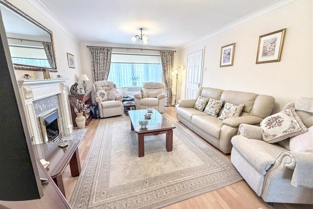 8, Mayer Gardens, Shenley Lodge photo 2