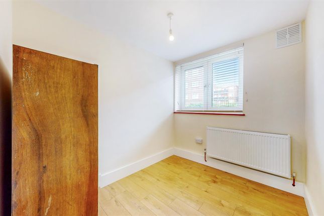 Flat to rent in Thornaby House, Canrobert Street, Bethnal Green