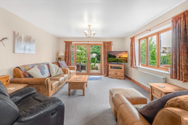 6 Derby Road, Swanwick, Derbyshire photo 2