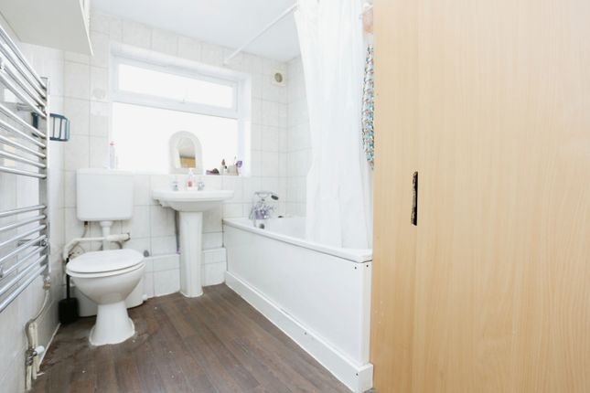 Flat for sale in Brookdale Road, Catford