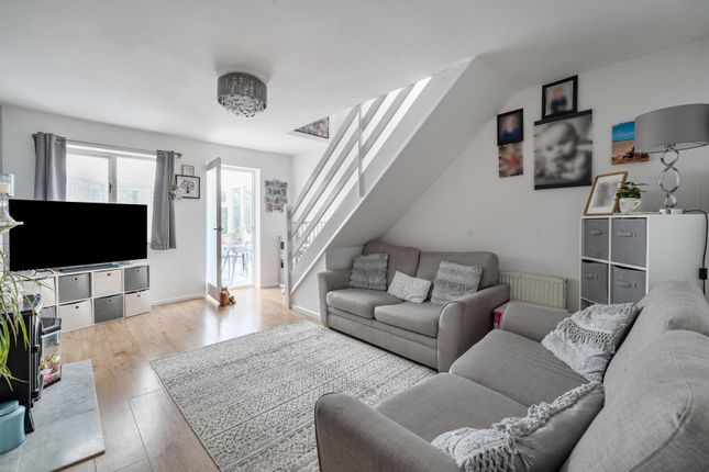 1, Frithwood Close, Stroud photo 2