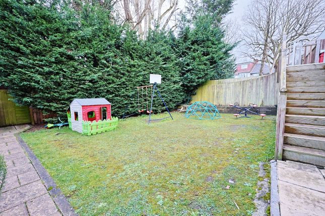 Bungalow for sale in Highview Gardens, Edgware, Middlesex