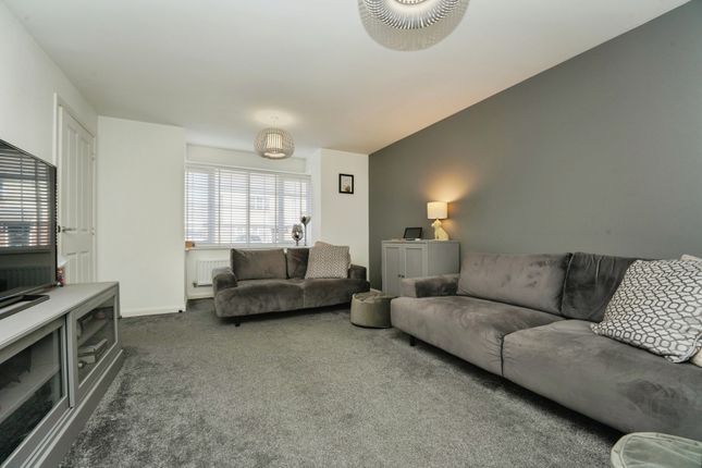 37, Bomford Way, Worcestershire photo 4