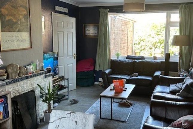42, REDFIELD COURT, THATCHAM photo 4