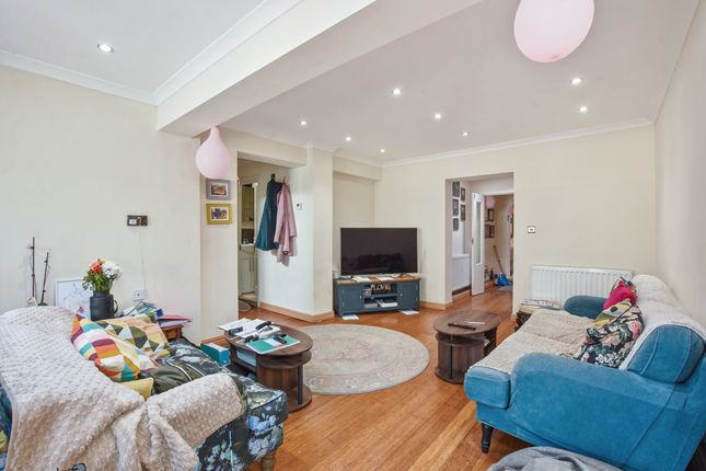 20, Wise Lane, London photo 3