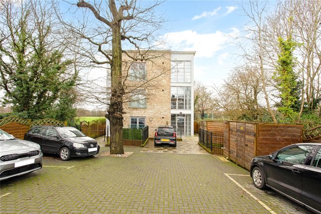 Thumbnail Flat for sale in Roding Road, Loughton, Essex