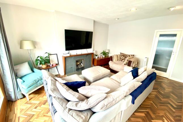 3, The Crest, Potters Bar photo 3