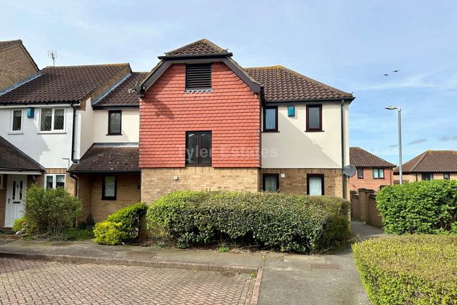 Flat for sale in Robinia Close, Steeple View