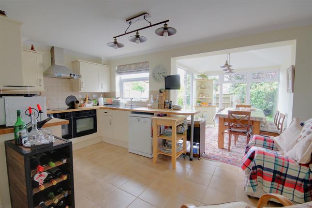 38, Orchard Rise, Gloucester photo 4
