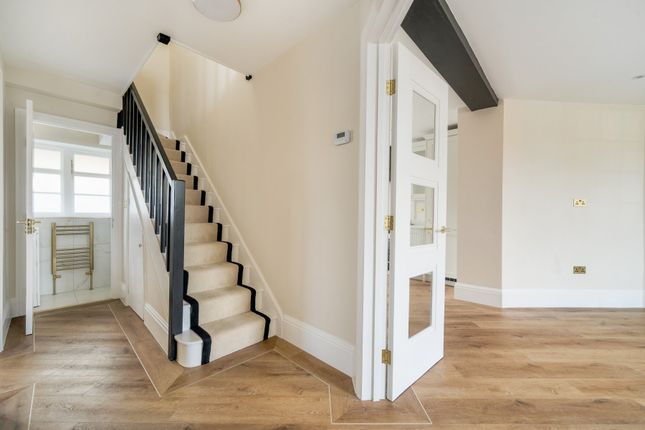 Old Steppe House, 1, Brighton Road, Surrey photo 5