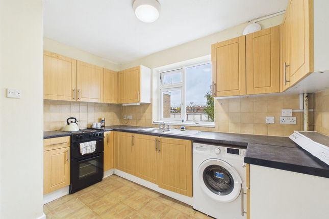 22 Stanford Hall Gordon Road, Stanford-Le-Hope photo 3