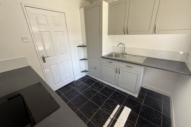 16, Uxbridge Drive, Plymouth photo 4
