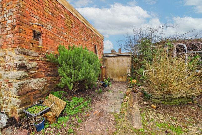 58 High Street, Crediton photo 4