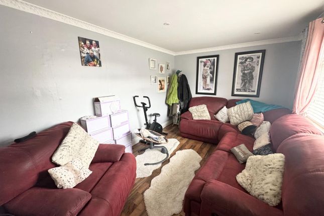 113, Hatmore Park, Derry photo 3