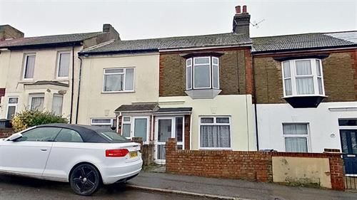 Terraced house to rent in Eaton Road, Dover
