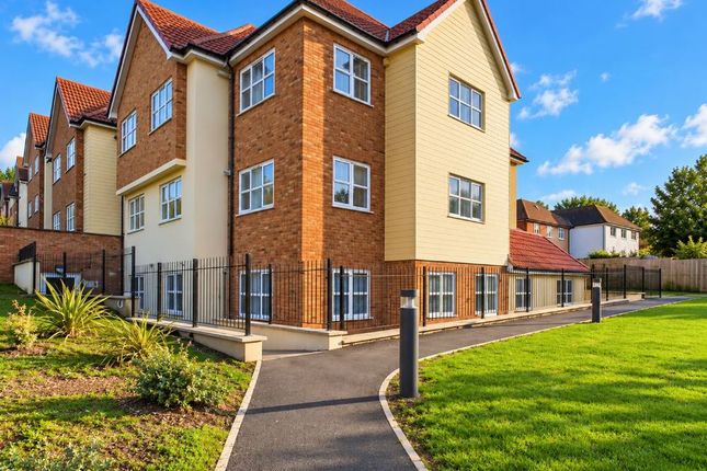 2-bed flat on London Road, Benfleet, £285,000